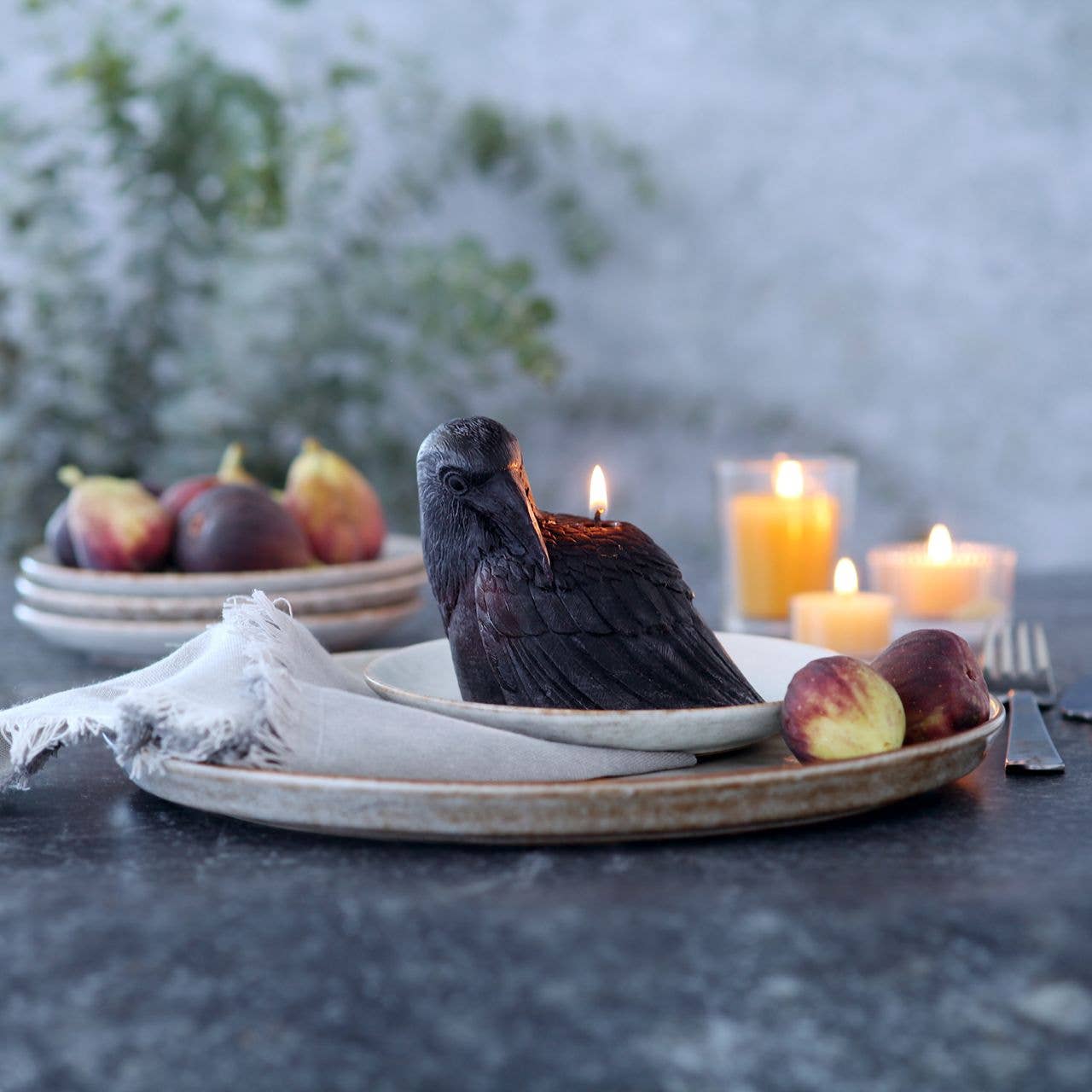 Black Crow Beeswax Candle - Confía Collective