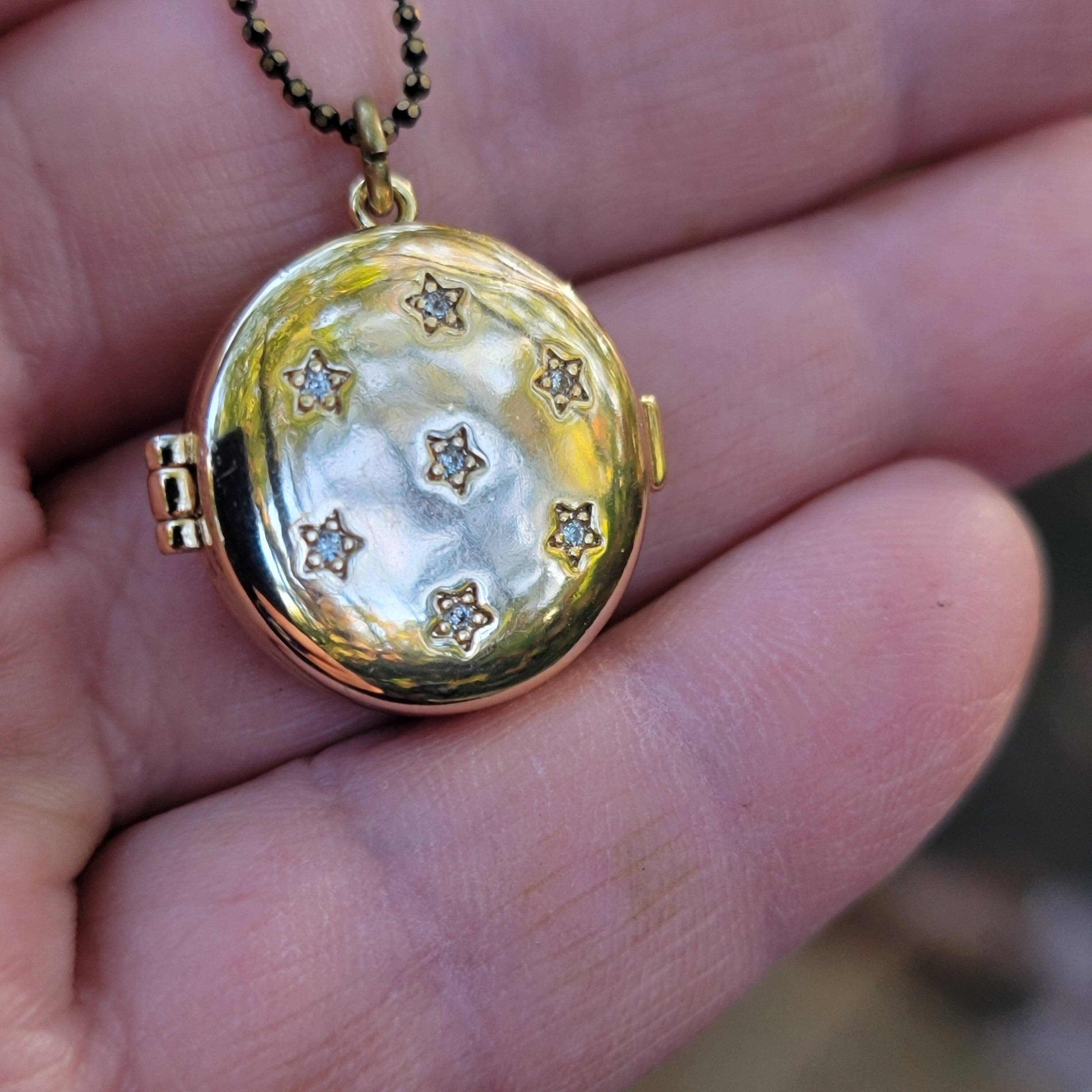 Celestially - Inspired Locket Necklace - Confía Collective