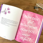 Dear Universe: 200 Mini - Meditations for Instant Manifestations Book - Confía Collective