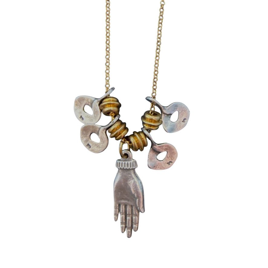 Healing Hand Pendant Necklace - Confía Collective