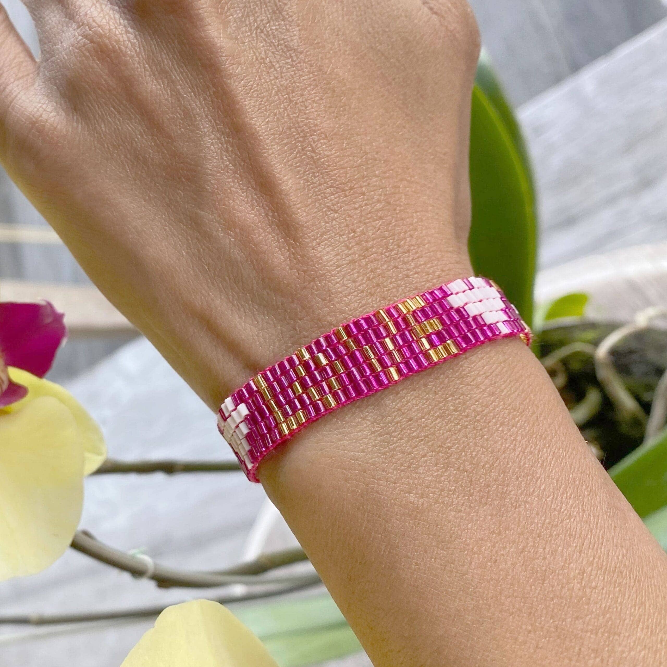 Hot Pink + Gold + White Seed Bead LOVE with Hearts Bracelet - Confía Collective