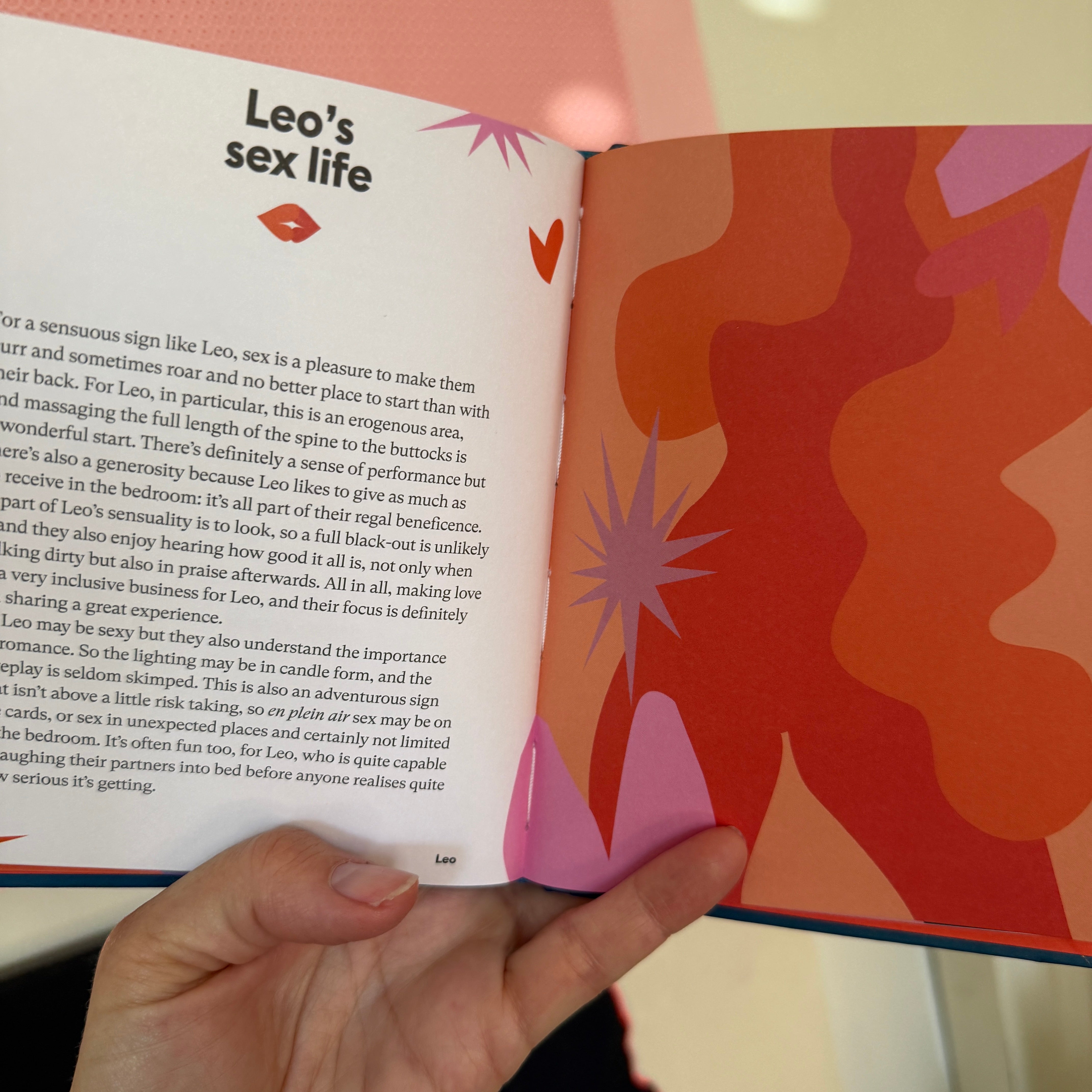 Leo Zodiac Book - Confía Collective