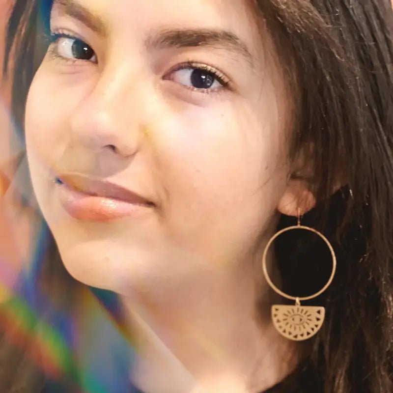 Mind's Eye Gold Hoops - Confía Collective