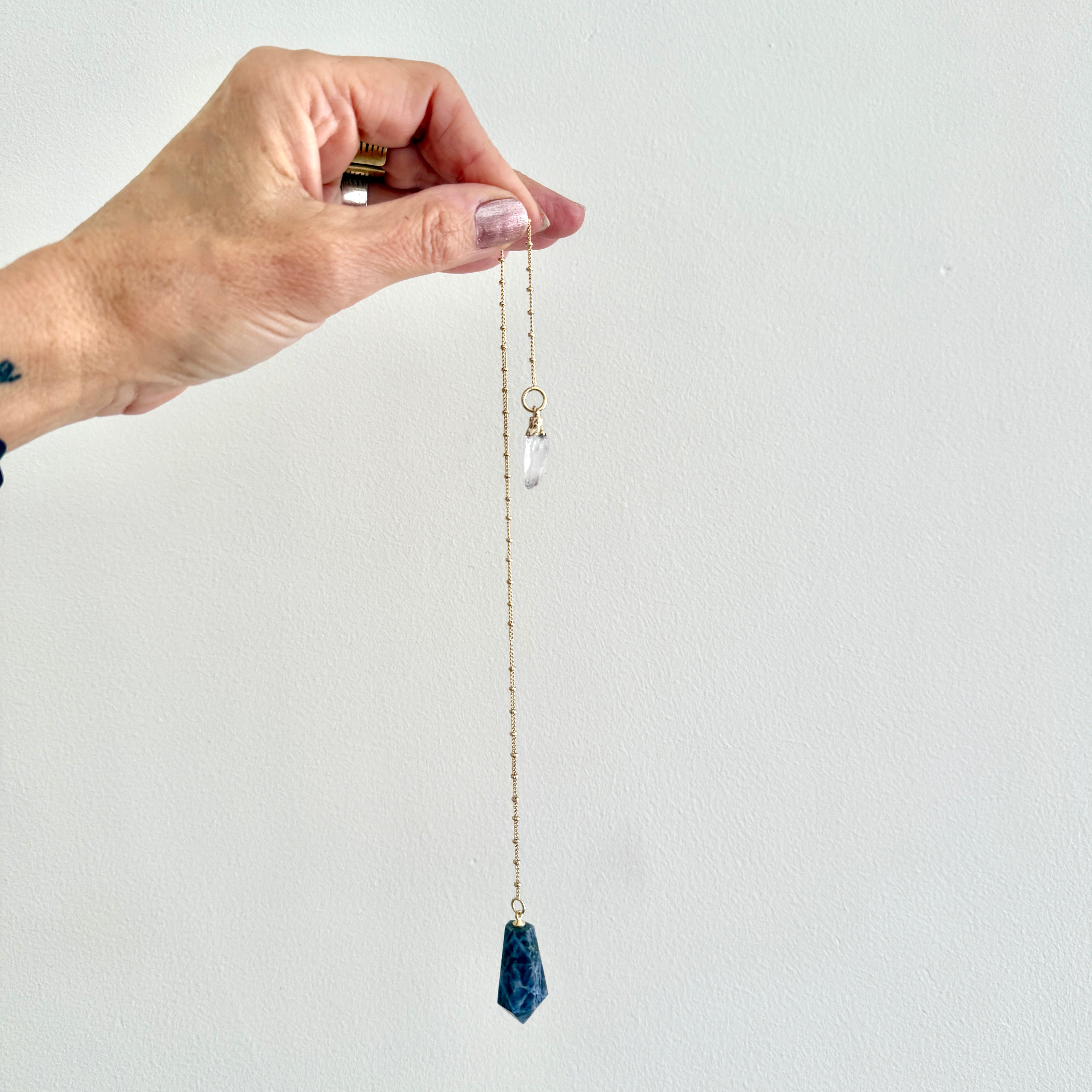 Mystical Insight Sodalite Crystal Pendulum - Confía Collective