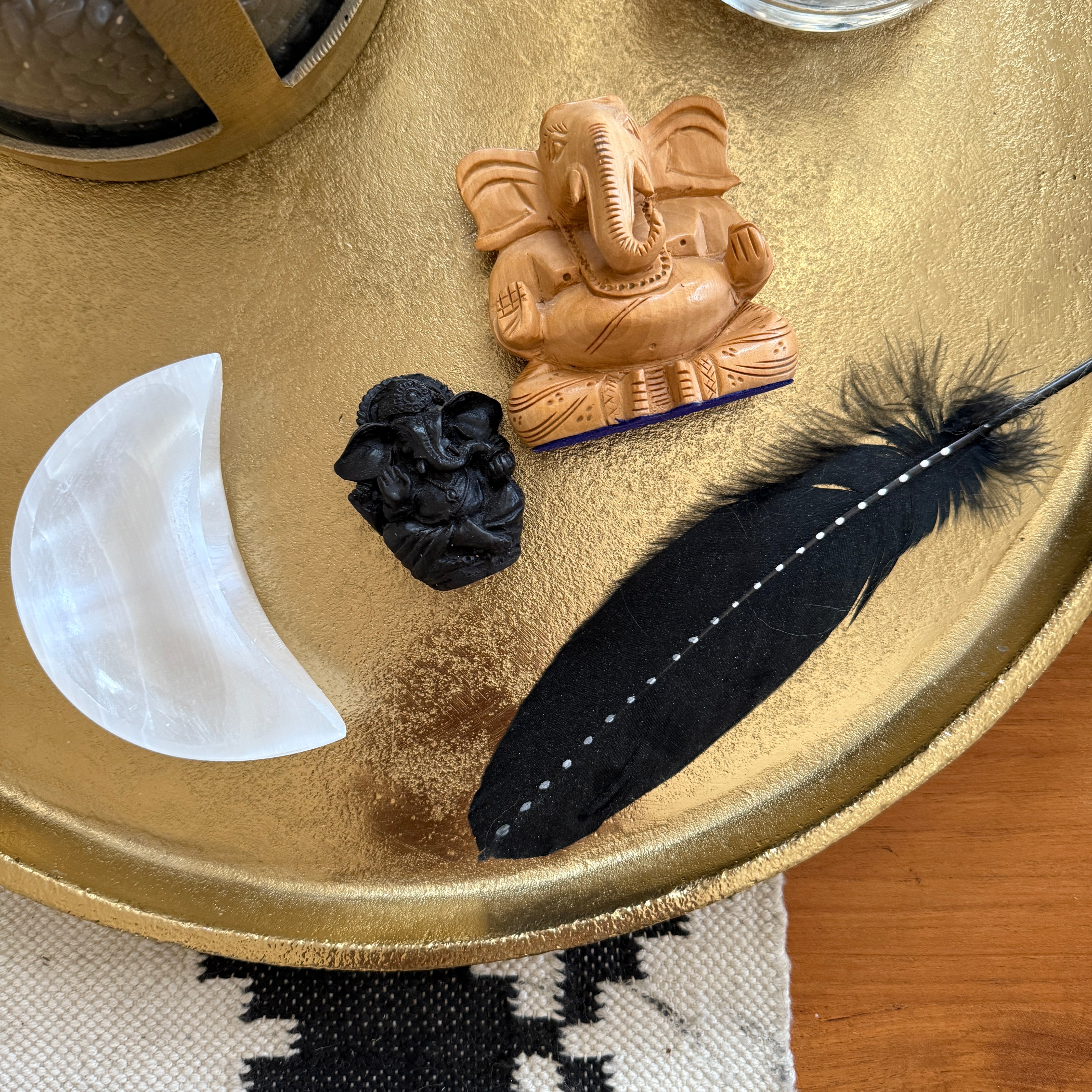 Selenite Crescent Moon Dish - Confía Collective