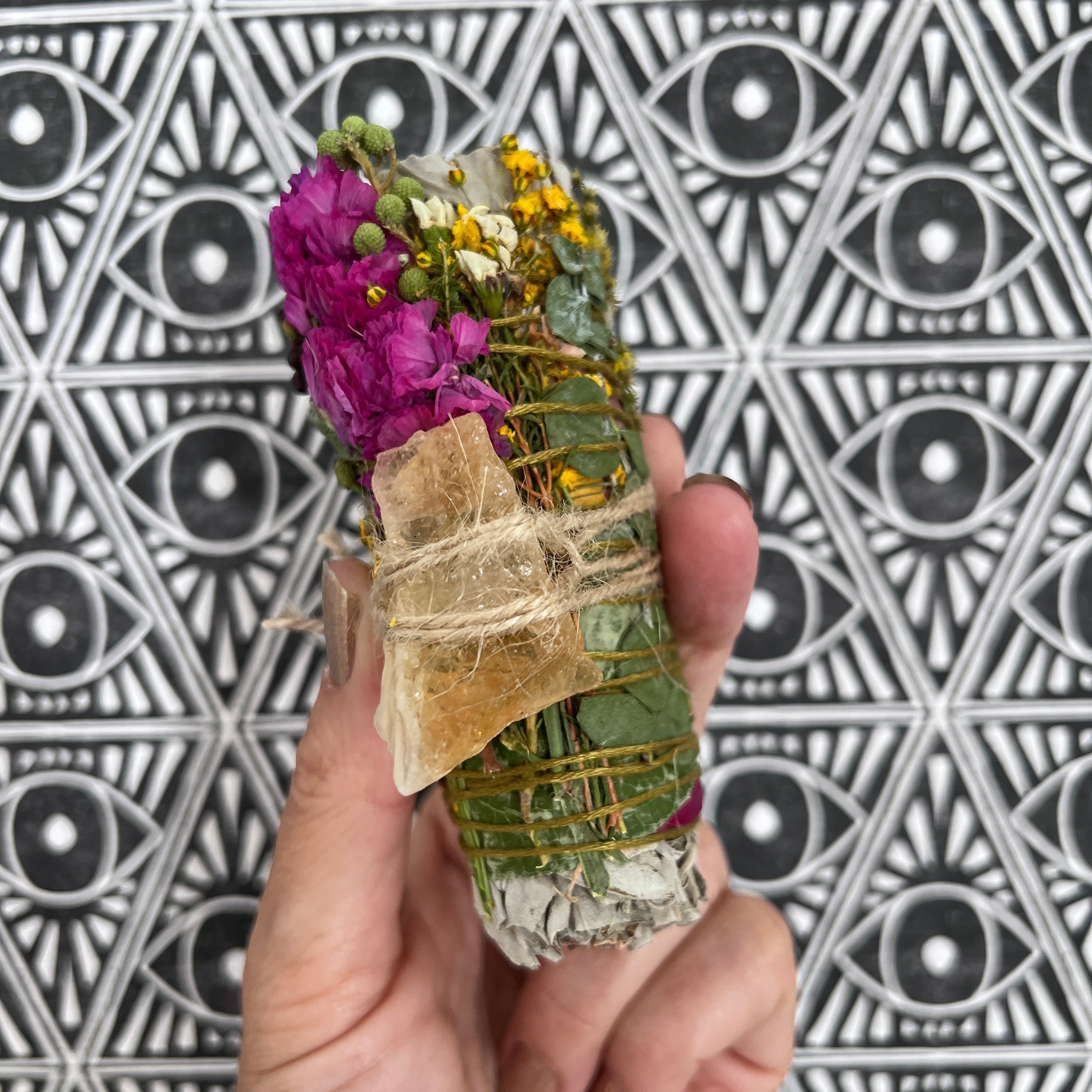 Smudging Sage Wand with Citrine Crystal - Confía Collective