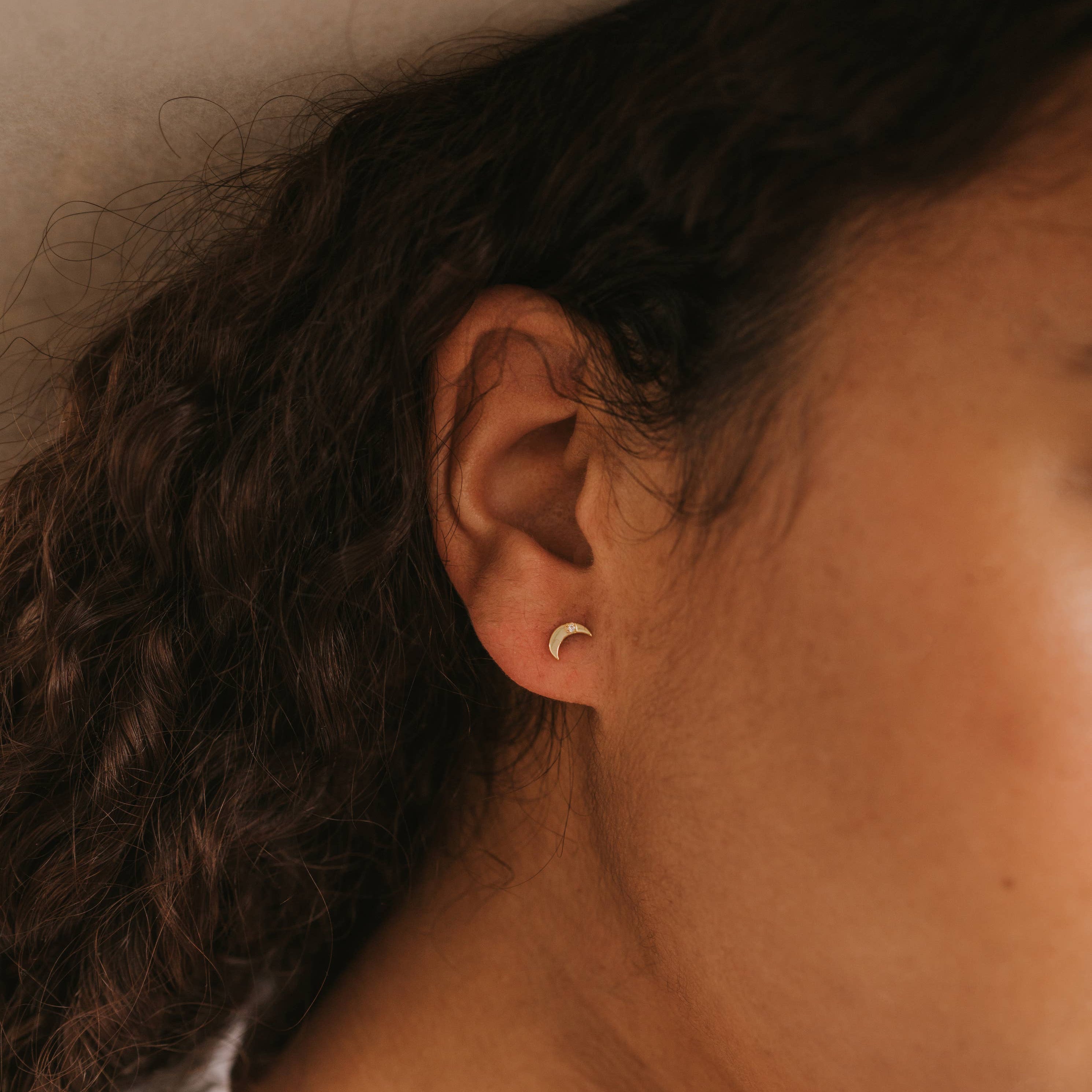 Sun & Moon Gold Stud Earrings - Confía Collective