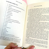 Super Attractor Book - Confía Collective