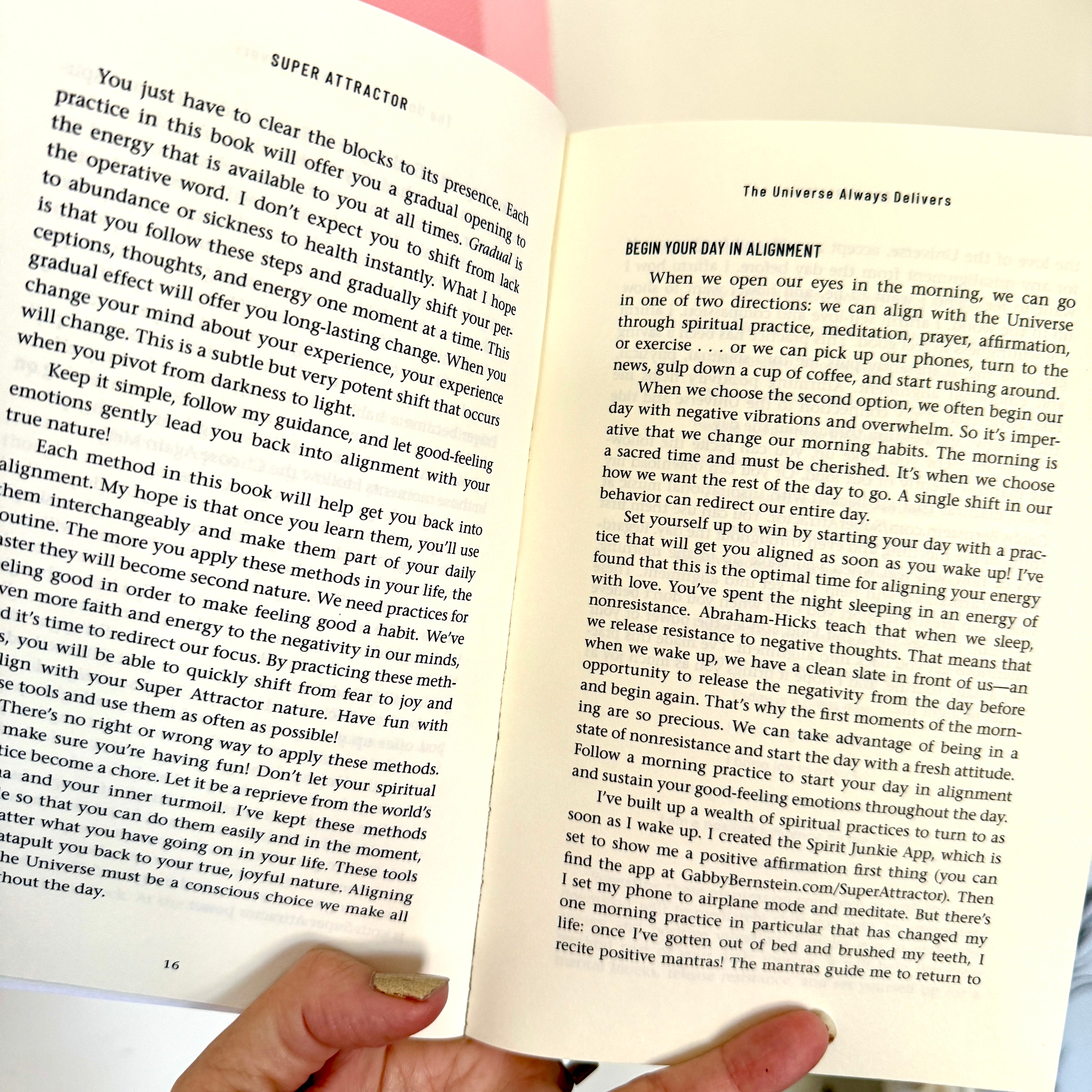 Super Attractor Book - Confía Collective