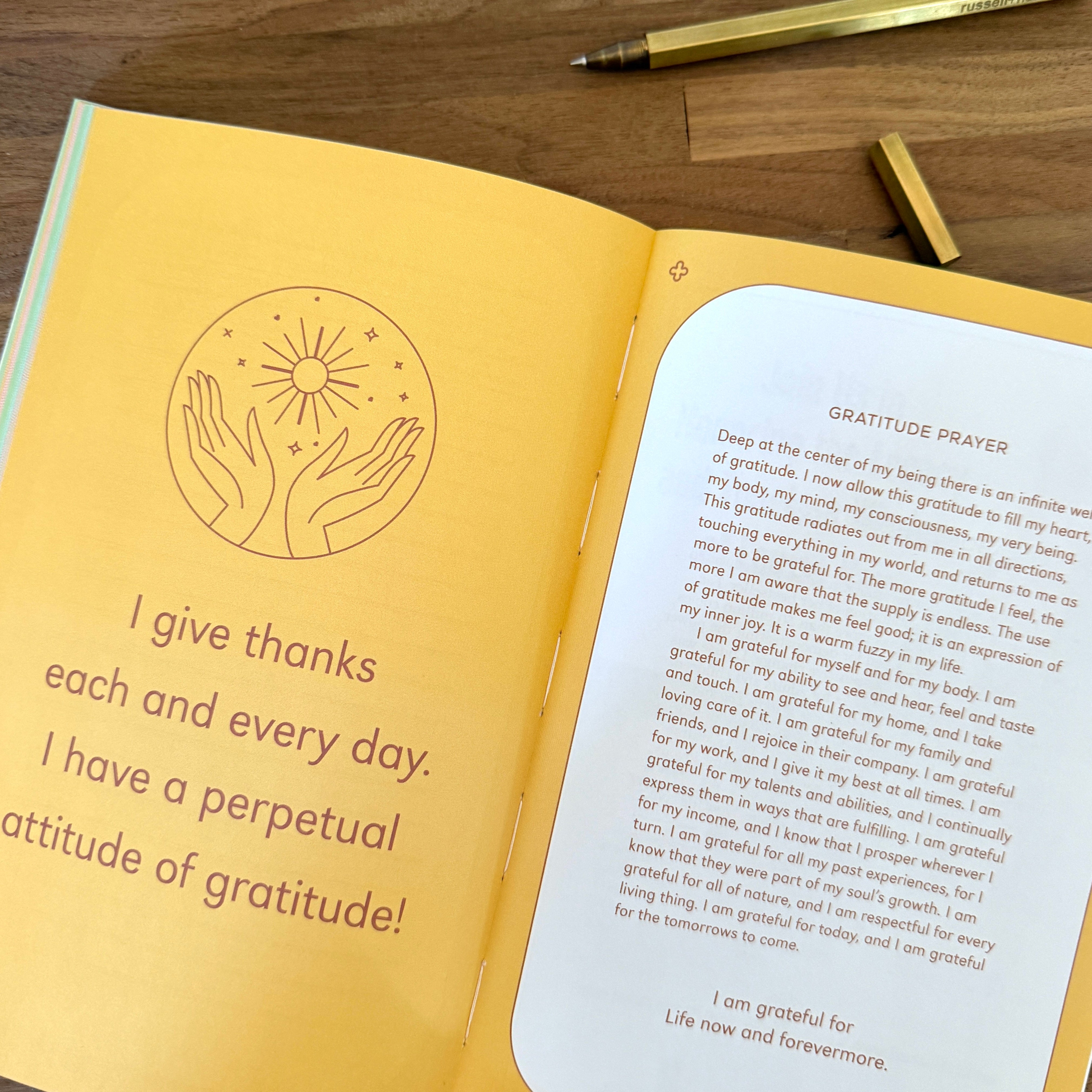 The Gift of Gratitude Guided Journal - Confía Collective