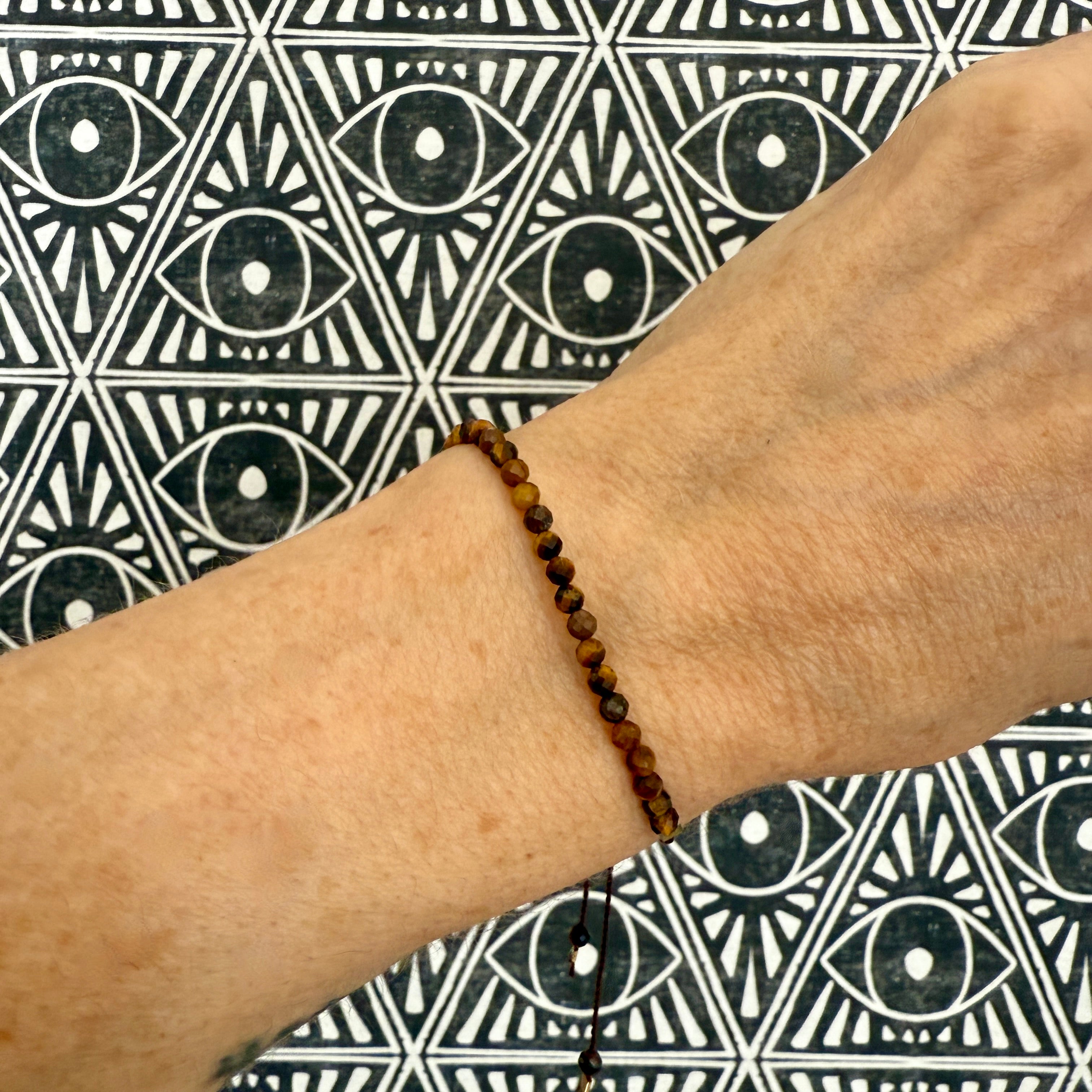 Tiger's Eye Dainty Gemstone Adjustable Bracelet - Confía Collective