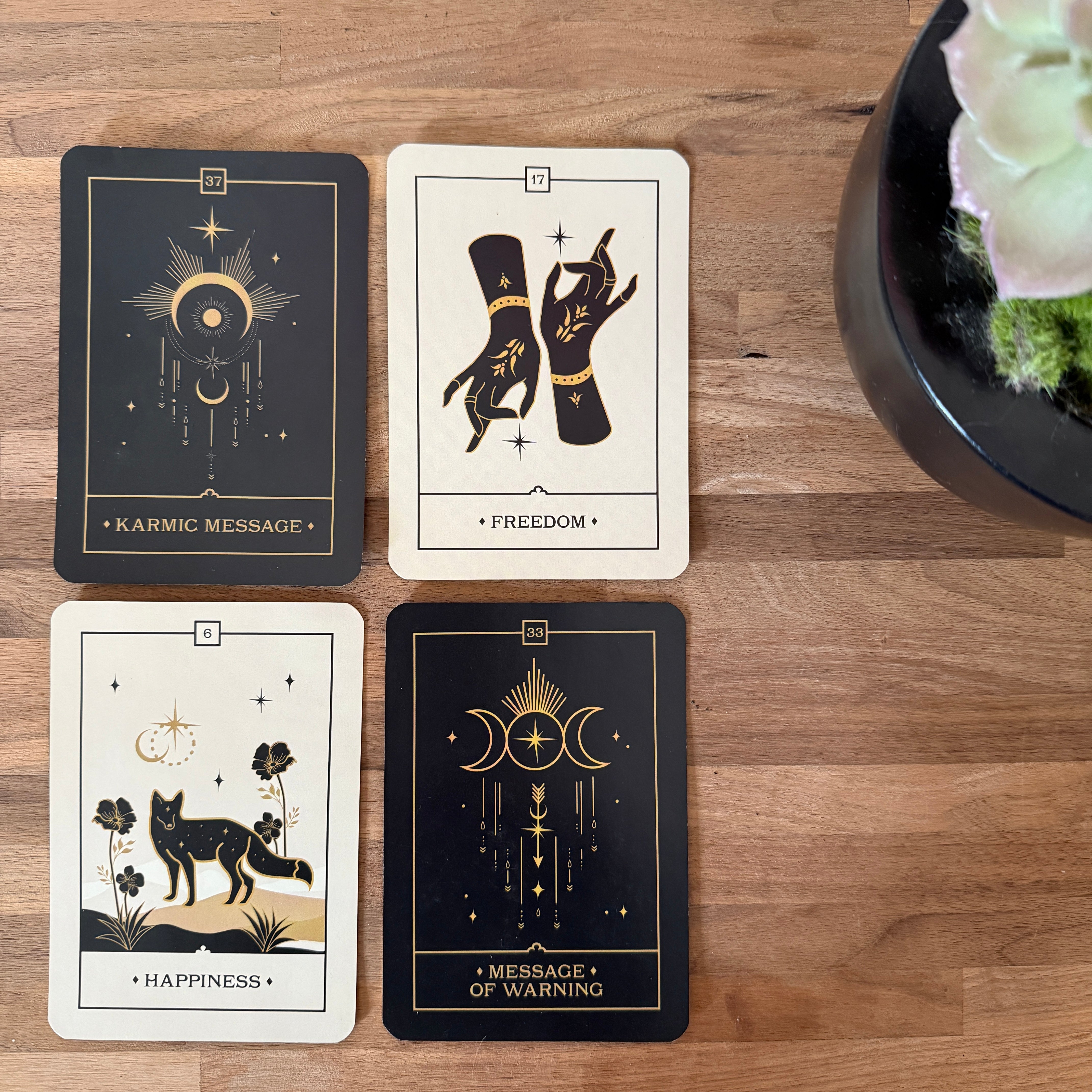 Voice of the Souls Oracle Deck and Guidebook - Confía Collective