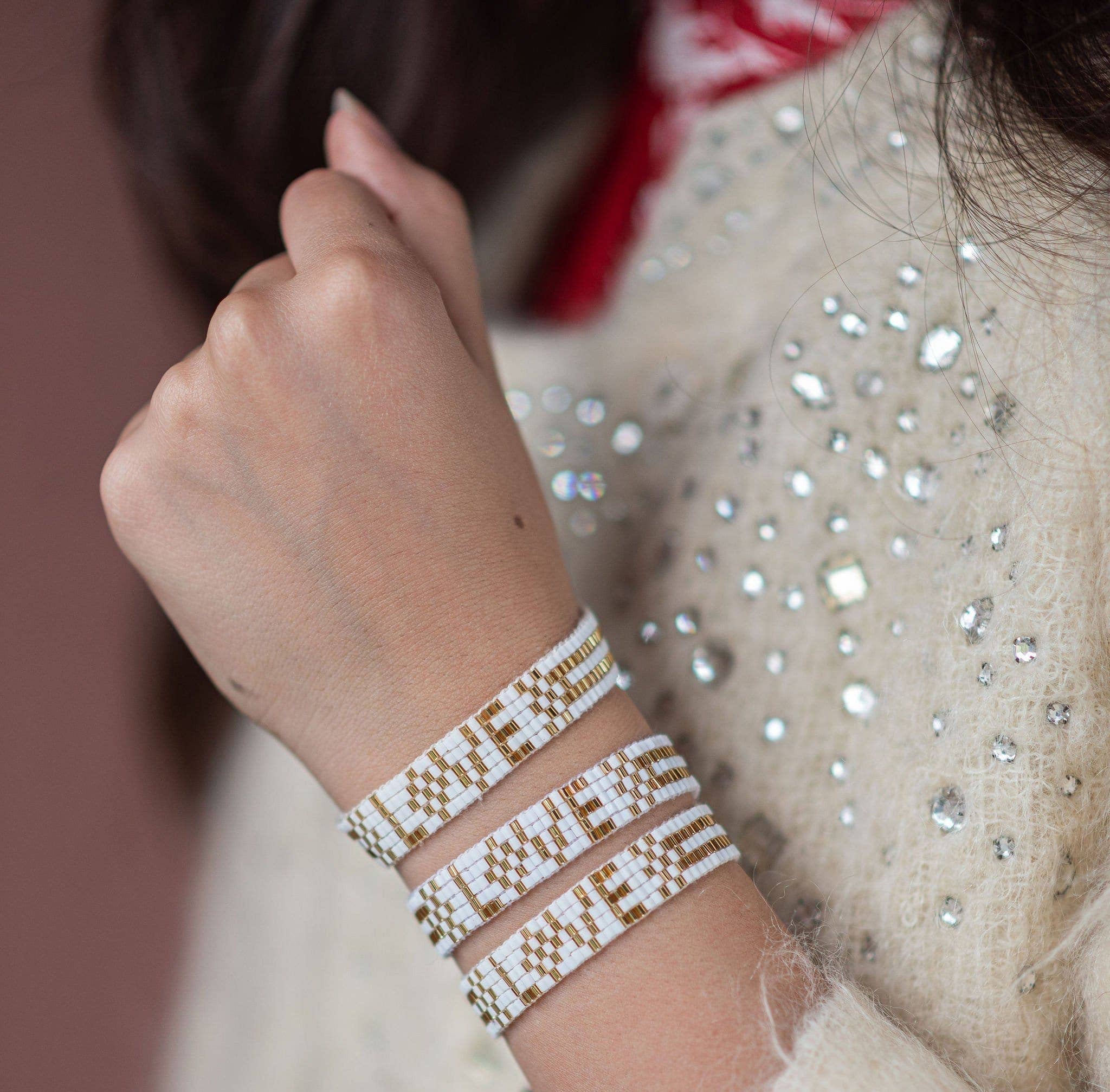 White + Gold Seed Bead LOVE Bracelet - Confía Collective
