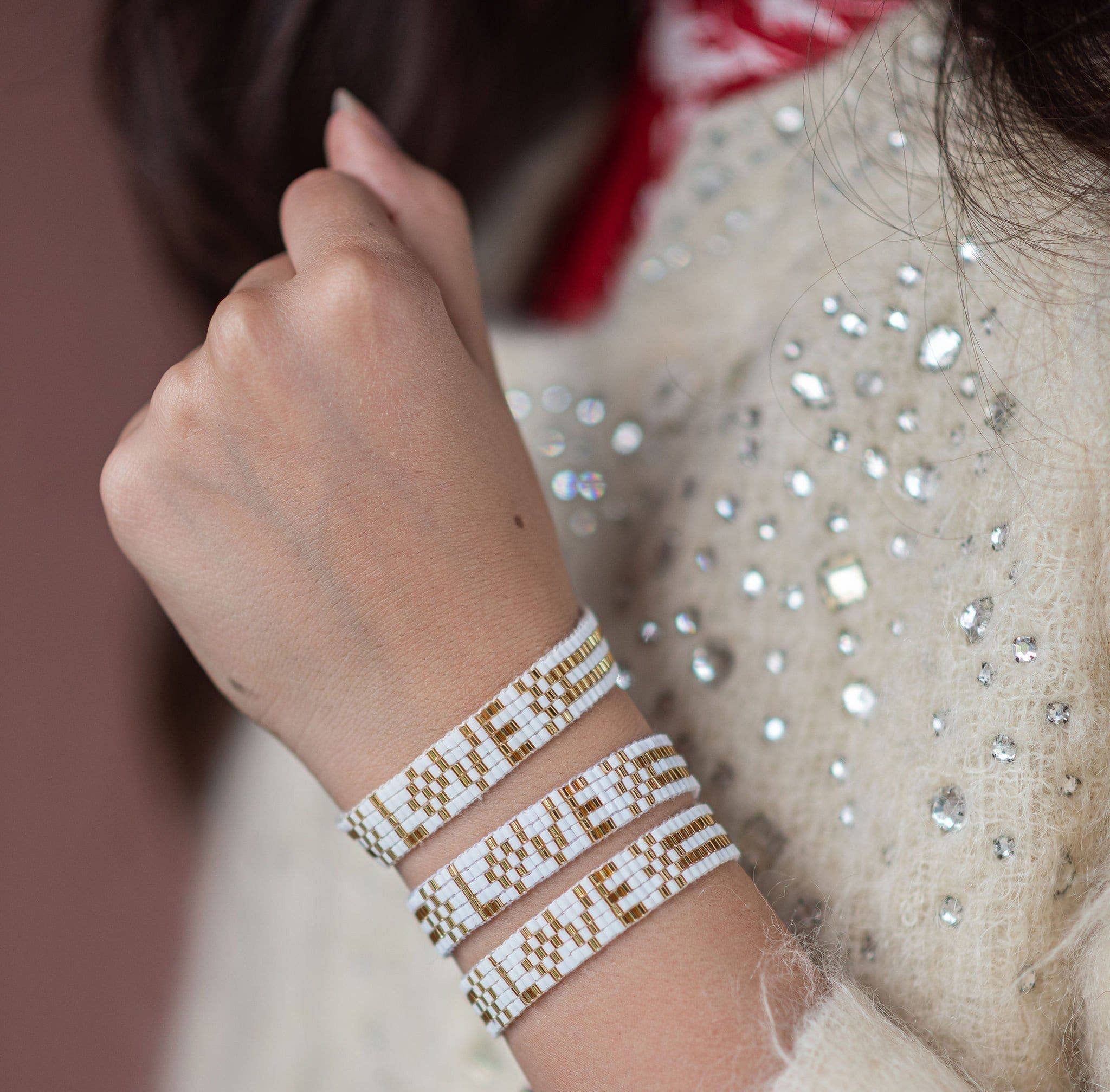 White + Gold Seed Bead LOVE Bracelet - Confía Collective