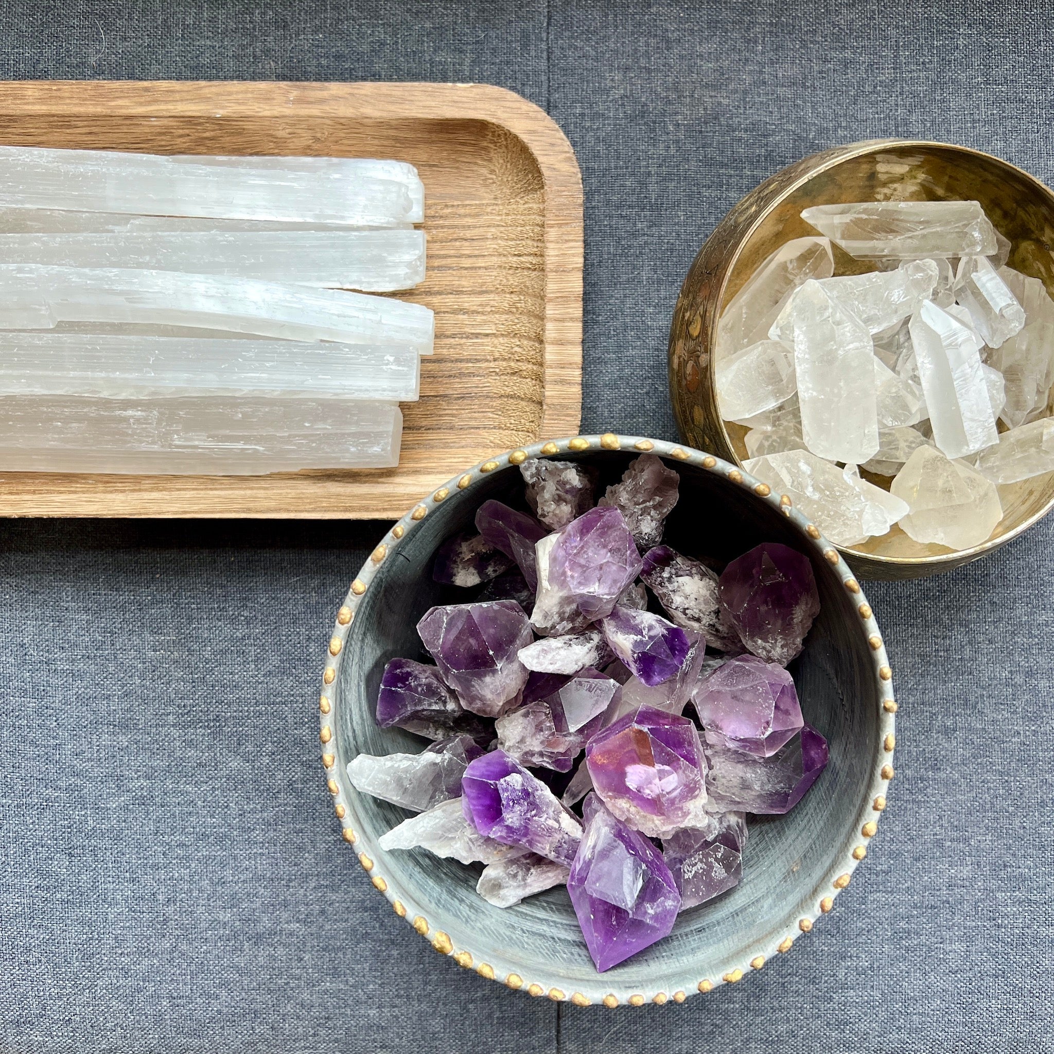 Fascinating raw to point amethyst show the natural formation of this calming crystal.  "inner serenity"  Amethyst inspires a peaceful state of being with soothing energy that relaxes and calms your body and mind. It can increase focus by balancing intuition with logic. It connects you to your consciousness and deepest inner wisdom. Develops a greater trust in your psychic abilities heightening your connection to the divine. Amethyst is a stone of positive transformation releasing negative emotions.
