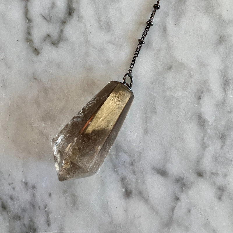 This grounded dreams pendulum has the ability to ground, protect and deliver straightforward guidance.