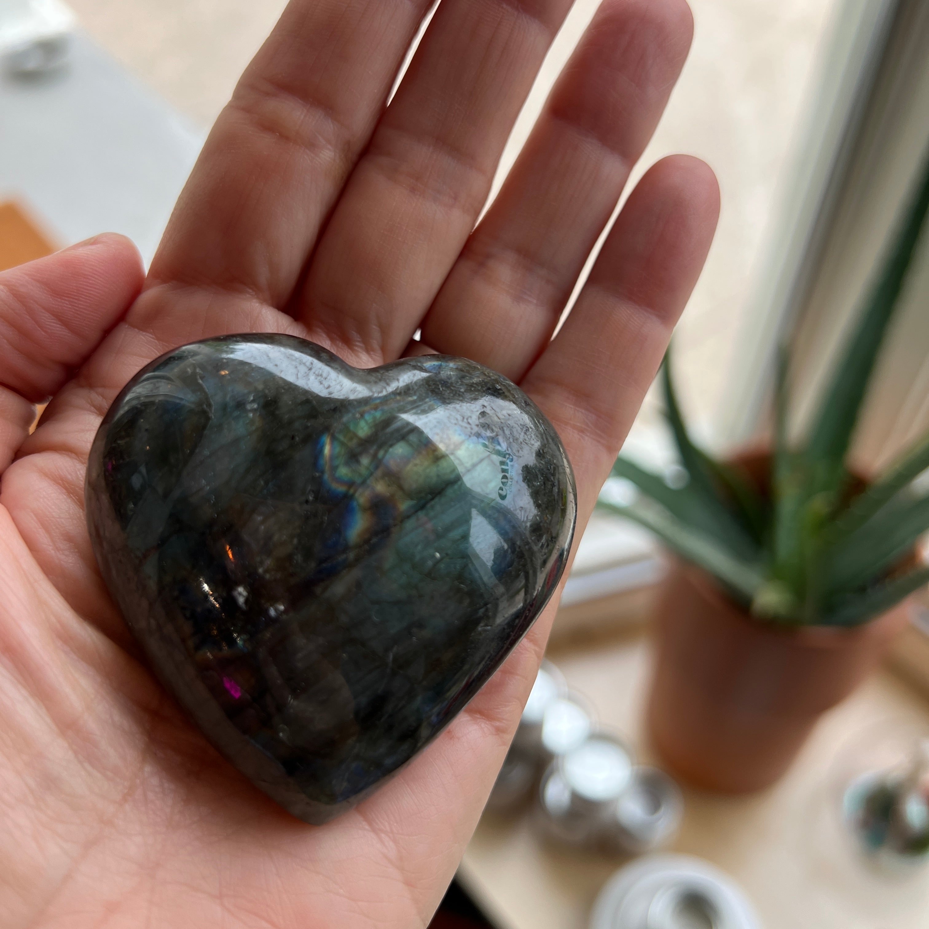 Labradorite Crystal Heart - Confía Collective