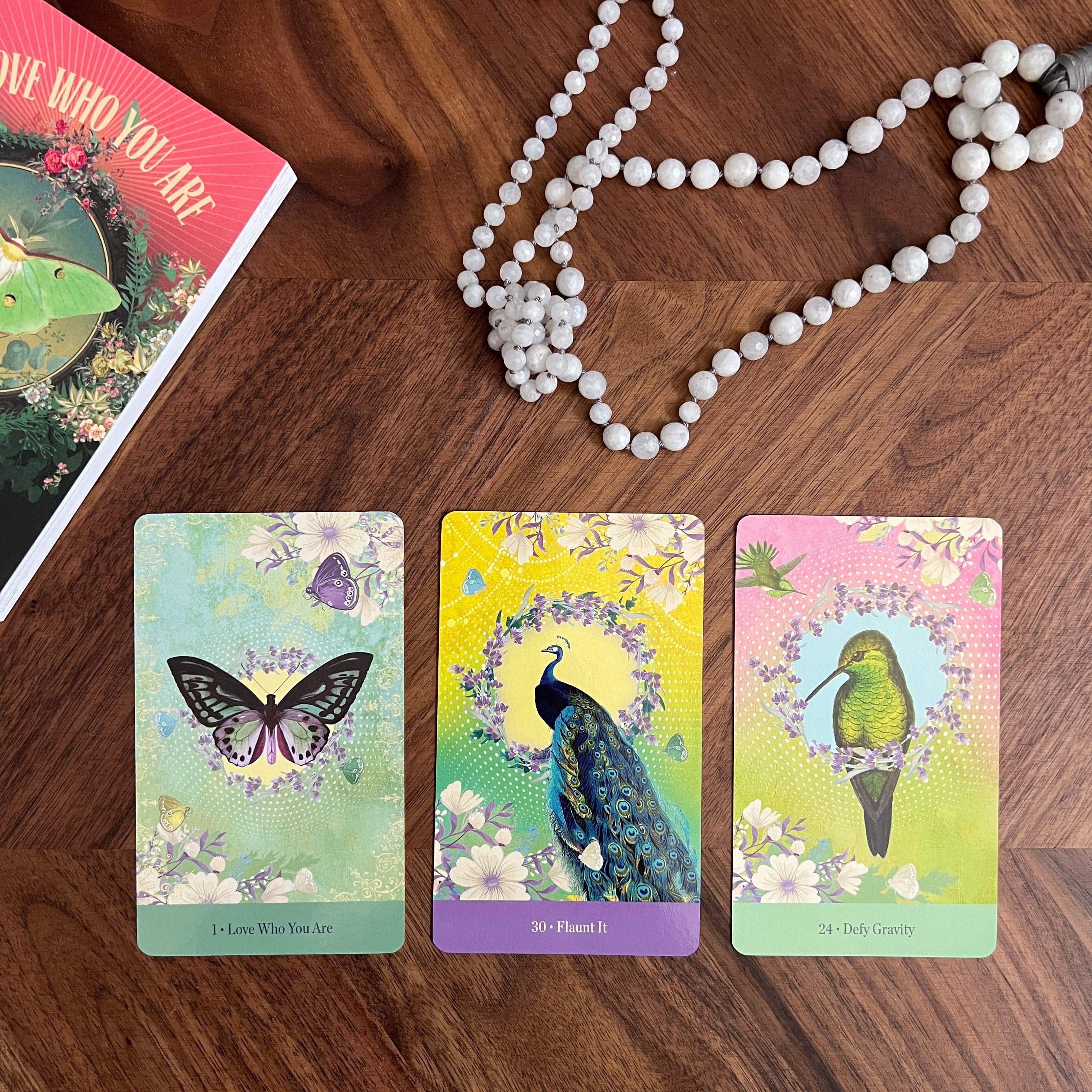 Love Who You Are Oracle Deck - Confía Collective