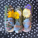 Smudging Sage Wand with Fluorite Crystal - Confía Collective